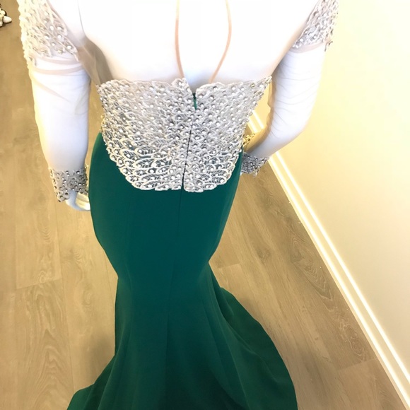 Green dress - Picture 3 of 4